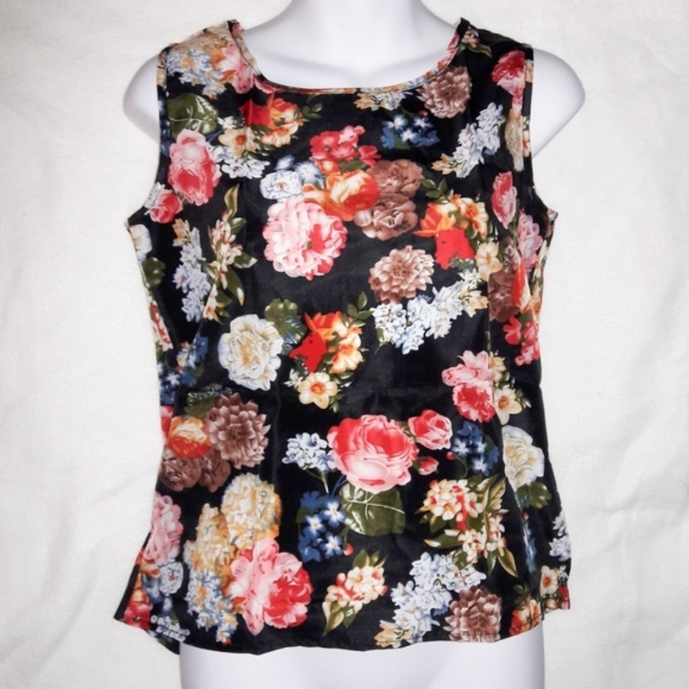 Black Floral Lightweight Tank Top Blouse - Picture 5 of 7